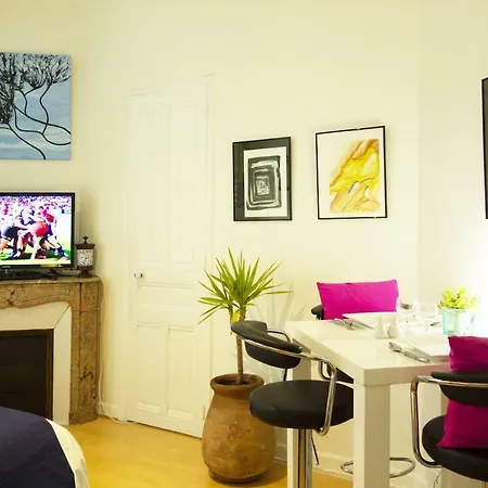 - A Deux Pas Du Palais Des Festivals Apartament